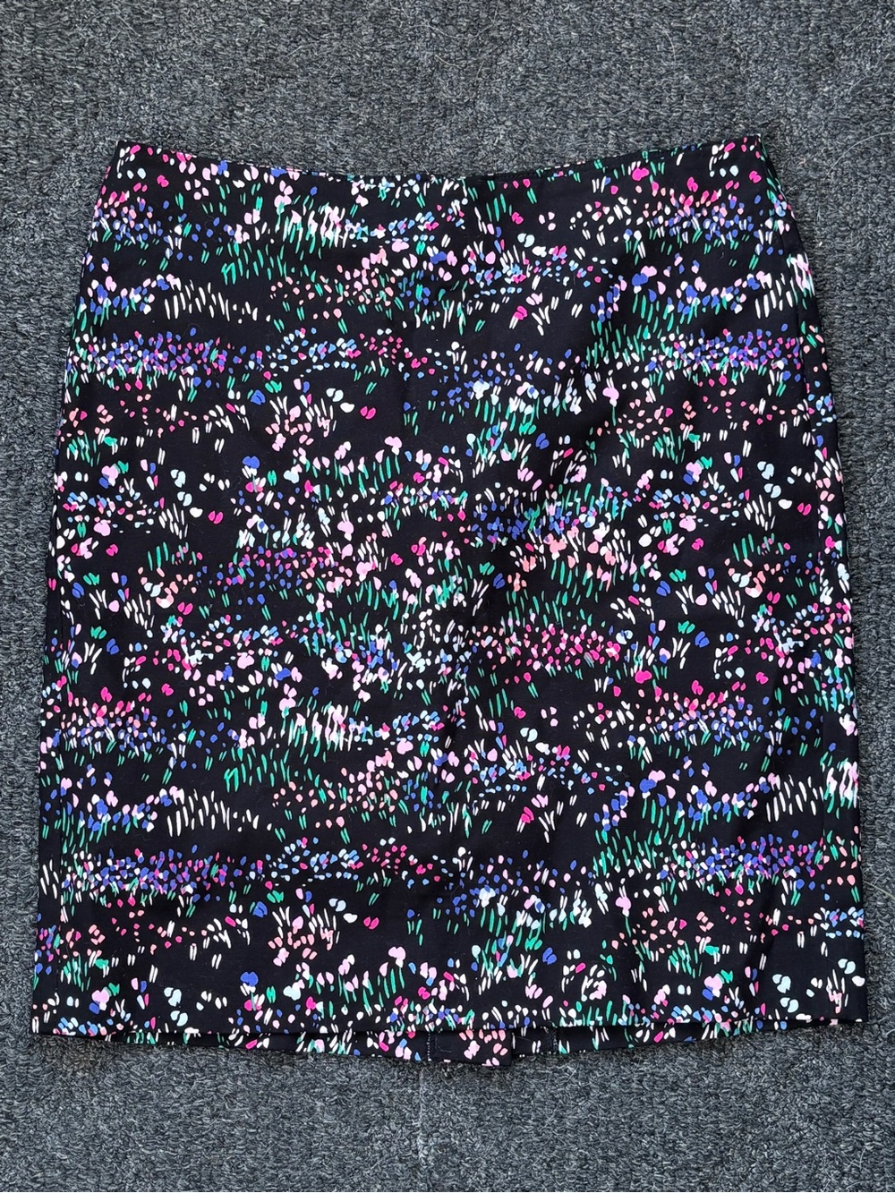 Talbots Petite black and multicolor floral/tulip pattern stretch pencil skirt.